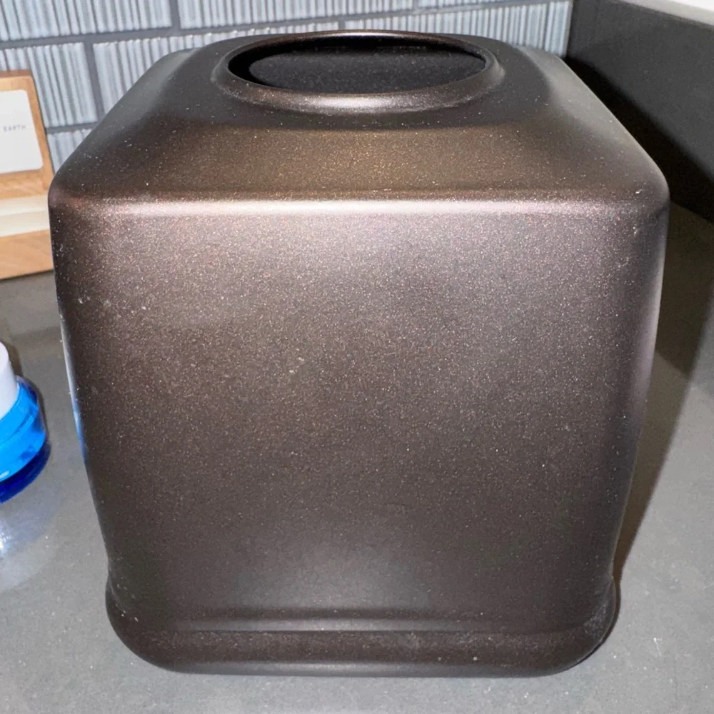 Threshold Bronze Tissue Cover